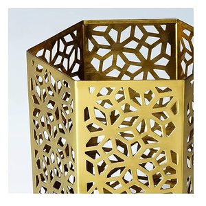 Portavelas de metal dorado con forma cilíndrica creativa - Product Image 1