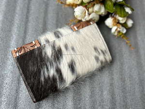 กระเป๋าสตางค์หนังวัวแบบพับสำหรับผู้หญิงกระเป๋าคลัทช์หนังถือด้วยมือใส่บัตรเคสคลัทช์ลายดอกทานตะวันแบบตะวันตกสำหรับผู้หญิง - Product Image 3