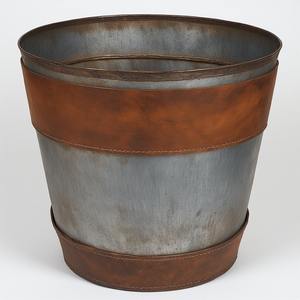 Jardinière en cuir fabriquée à la main avec base gravée écologique et durable pour le jardin et la décoration intérieure - Product Image 4