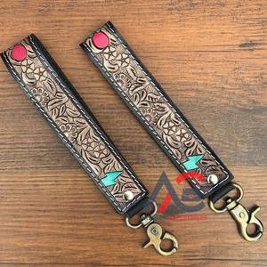 Nouveau porte-clés de bracelet en cuir usiné à la main de luxe personnalisé avec lanière de téléphone porte-clés et mousqueton promotionnels - Product Image 1