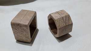 Ensemble de ronds de serviette en bois sculptés pour votre table Artisanat de serviette en bois Ensemble de 6 ronds de serviette décoratifs à vendre - Product Image 3