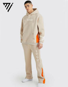 ผู้ผลิตเสื้อผ้า OEM รับผลิตเสื้อฮู้ดดี้และกางเกงขายาวแบบมีซับในขนแกะ  ลายพิมพ์นูน 3 มิติ โลโก้ตามสั่ง สำหรับฤดูหนาว ไซส์ XXL ชุดสองชิ้น ตัดเย็บแบบตัดต่อสีตัดกัน - Product Image 1