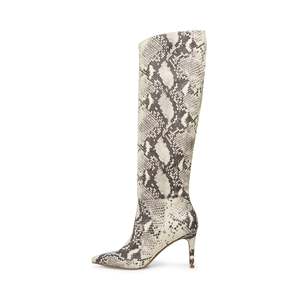 รองเท้าบูทผู้หญิง Steve Madden รุ่น Kimari แบบสวมสูงถึงเข่า สีขาว ไซส์ 5.5 M สไตล์ตะวันตกสำหรับฤดูหนาว พื้นเรียบ ลายพิมพ์ วัสดุ PVC/ยาง/PU - Product Image 2