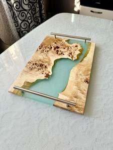 Bandeja de Servicio de Madera con Resina Epoxi Verde Premium, Asas de Metal, Hecha a Mano, Decorativa, para Cocina, Plato para Comida, Set de Regalo para Charcutería - Product Image 2