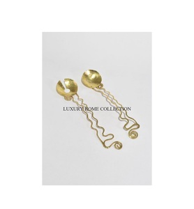 Couverts en métal de qualité supérieure avec finition miroir conçus pour des expériences culinaires raffinées avec un design élégant et moderne - Product Image 2