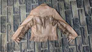 Veste de cow-girl en cuir la plus vendue en 2025, veste occidentale traditionnelle en cuir pour femmes avec franges - Product Image 3