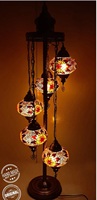 Lámpara de pie LED turca de 7 globos con pantalla hecha a mano para mosaico de vidrio, base de lámpara otomana