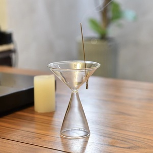 Brûleur d'encens en verre fait main au design minimaliste pour la décoration intérieure et la collection de cendres de la Saint-Valentin - Product Image 4