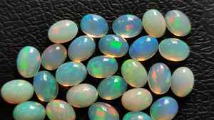 Cabochon d'opales blanches coupe ovale 6x8mm opale éthiopienne pierres précieuses en vrac pour bijoux dos plat multi feu Welo opales lot en gros - Product Image 3