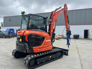 La excavadora mini Kubota KX060-5, usada y nueva, es una potente excavadora de 5.5 toneladas diseñada para construcción, trabajos públicos y paisajismo. - Product Image 4