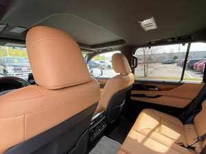 Lexus LX 600 2024 en Excelentes Condiciones, SUV Diésel Turbo de Lujo, Asientos de Cuero, Neumáticos R18, Interior Oscuro, en Venta - Product Image 3