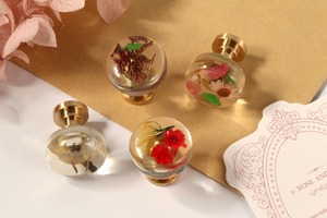 Perilla de resina con diseño floral para armarios, cajones y puertas, manija decorativa elegante para decoración del hogar, muebles y uso interior - Product Image 5