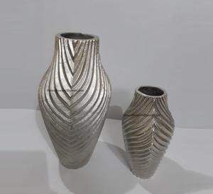 Venta al por mayor de alta calidad, mesa decorativa con estilo moderno, centro de mesa de boda, Vese de flores con acabado de níquel de aluminio para Decoración - Product Image 1