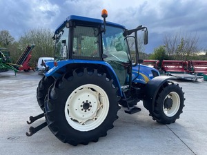 2007 New Hollandd TL100A 9.176 horas 2 válvulas de carrete - Product Image 3