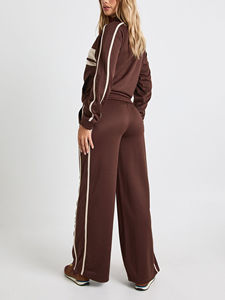 Ensemble de survêtement pour femmes 2025, tenue tendance, logo personnalisé, haut court, pantalon de survêtement pour femmes, qualité supérieure OEM - Product Image 4