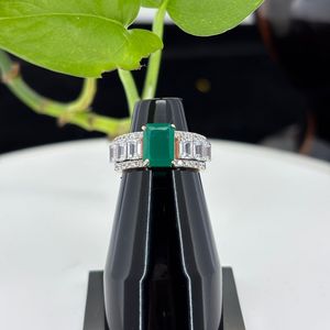 VVS Moissanite Diamond Esmeralda y anillo de piedra de color central para damas Plata de ley original 925 para boda y fiesta - Product Image 4