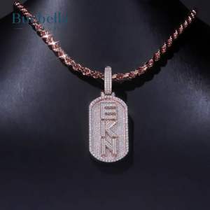 จี้925สีเงิน14K สีโรสโกลด์จี้ตัวอักษรแนวตั้งตามสั่งสำหรับผู้ชายจี้เพชรโมอิสเย็นเต็มตัวและเสน่ห์ - Product Image 1