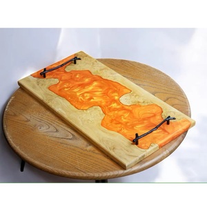 Plateau de service en résine artisanale avec incrustation élégante d'agate - Product Image 4