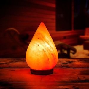 Lampe au sel rose de l'Himalaya en forme de coeur avec base en bois pour la décoration de la maison et des vacances - Product Image 1
