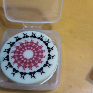 Delantero de plástico de alta calidad para un rendimiento óptimo en el tablero Carrom - Product Image 5