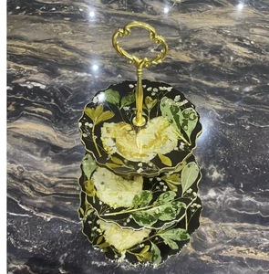 Elegante soporte para pastel de resina con acento de rebanada de ágata natural - Product Image 5