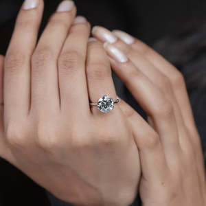 Anillo Solitario con Diamante Cultivado en Laboratorio, Corte Brillante Redondo con 6 Puntas, Elegantes Anillos de Diamantes - Product Image 6