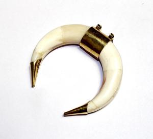 Collier avec pendentif en os de buffle, bijoux tribaux naturels et durables pour femmes, haute qualité - Product Image 1