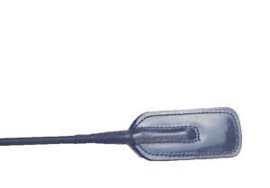 Fouet à cheval en cuir de qualité supérieure avec manche en laiton, modèle LASS-7500, 27 pouces, fabriqué en Inde - Product Image 2