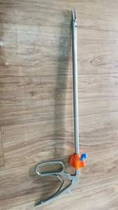 Aplicador de clips Kara Mediclust color naranja, se refiere a un instrumento médico quirúrgico utilizado para aplicar clips quirúrgicos de gran tamaño. - Product Image 5