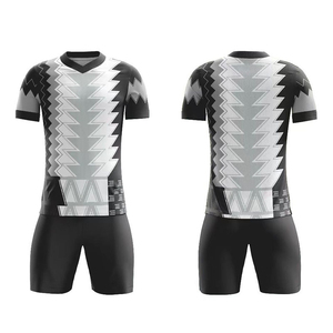 Ensemble d'uniformes de football personnalisés de haute qualité pour hommes maillot de football sublimé respirant à séchage rapide usine OEM - Product Image 5