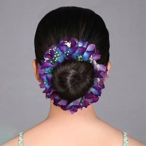 Pince à cheveux fleur de rose en soie artificielle acrylique pour dames Accessoires de mariage pour chapeaux de mariée et décorations de fête Style Hawaii - Product Image 2