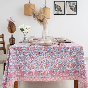 Paloma azul y flamenco rosa sobre flor blanca diseño bloque de mano estampado mantel cubierta de mesa y juego de lino regalo para regalo de mamá - Product Image 6