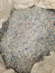 Déchets de bouteilles en plastique PPE propres, résistants au vieillissement, qualité film soufflé, pour applications automobiles, export en vrac et recyclage - Product Image 2