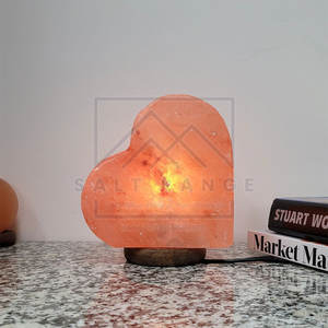 Lámpara de Sal del Himalaya Tallada en Forma de Corazón Hecha en Pakistán - Decoración para el Hogar de Alta Calidad - Product Image 3