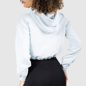 Sudadera corta con capucha de mujer con logotipo personalizado al por mayor, sudadera con capucha y bolsillo de manga larga con cordón y logotipo frontal tejido - Product Image 6
