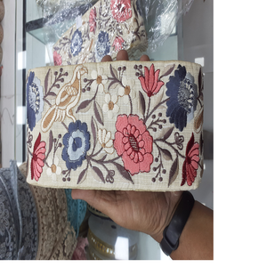 Lacets de travail en fil brodé sur mesure avec options multicolores en paillettes brodées de 1.5 pouces de largeur - Product Image 5