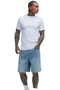 Short en jean bleu clair vieilli pour homme avec ourlet brut et coupe décontractée Short streetwear élégant et personnalisé pour l'été - Product Image 3