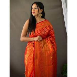 Precioso Sari Tradicional de Seda Kanjivaram Tejida en Color Naranja con Blusa para Bodas - Product Image 3