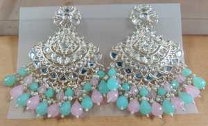 Boucles d'oreilles en perles d'inspiration indienne pour femmes pour le travail et les tenues de repos - Product Image 4