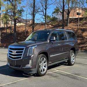 Cadillac-Escalade ESV Premium SUV 2024 d'occasion en excellent état, prêt à être expédié - Product Image 1