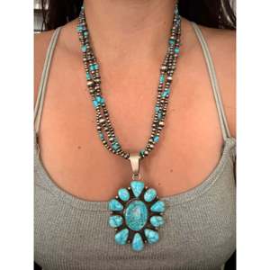 Collier/Pendentif Ella Peters en turquoise Kingman de haute qualité et argent sterling avec perle, idéal pour les occasions spéciales - Product Image 3