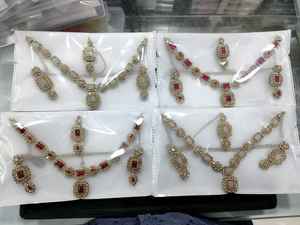 ชุดสร้อยคอเงาประณีตที่กำลังเป็นที่นิยมล่าสุด เครื่องประดับงานแต่งงาน พร้อมต่างหูเพชรซิร์คอน - Product Image 3