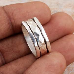 Bague tournante martelée en argent sterling 925 plaqué or 14 carats, style bohème, faite à la main, style classique, certifiée méditation, unisexe, pour mariage - Product Image 1