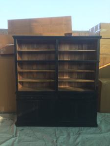 Armoire de cuisine en bois de manguier massif, marque chêne indien, design moderne, finition bicolore, meubles artisanaux, modèle IOD327 - Product Image 5