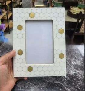 <b>Personalized</b> Resin Wood Inlay Hanging <b>Picture</b> <b>Frame</b> for Wall & Home or Office Decoration Indian Made Gift Product - Product Image 2