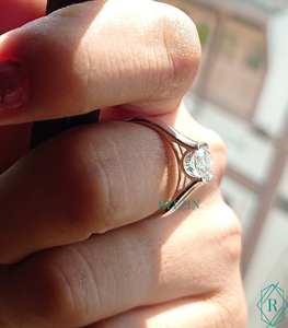 Anillo de compromiso de moissanita, Diamante de corte redondo, 1,00 CT - Product Image 3