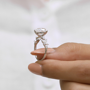 Bague de fiançailles inspirée de la nature en diamant Moissanite taillé en poire de 2.5 carats, bague d'anniversaire unique en forme de feuille pour elle - Product Image 5