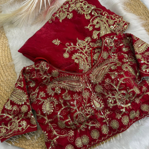 Turn Heads esta temporada festiva con nuestro Fancy Fendy Satin Red Sari con todo el trabajo de lentejuelas Zari para ese brillo perfecto para mujeres - Product Image 1