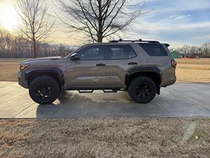 4Runner TRD Pro Turbo Hybride 4 cylindres, 4 roues motrices, différentiel arrière verrouillable, non modifié, 2025 - Product Image 6