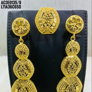 Orecchini firmati placcati oro un grammo gioielli di moda orecchini placcati in oro al miglior prezzo in India